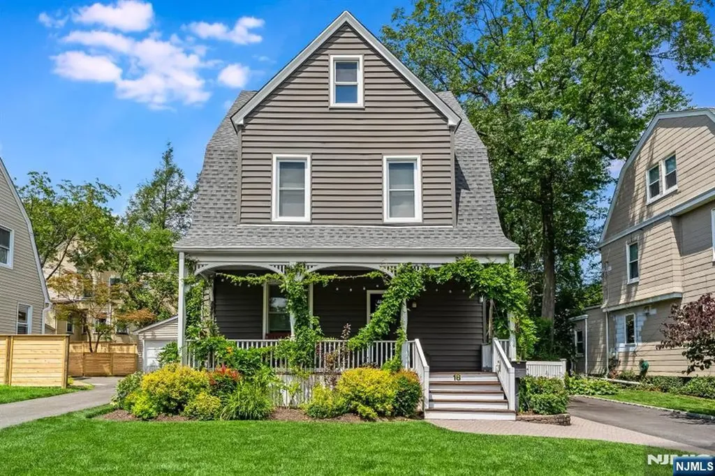 18 Gardiner Place Montclair NJ 07042