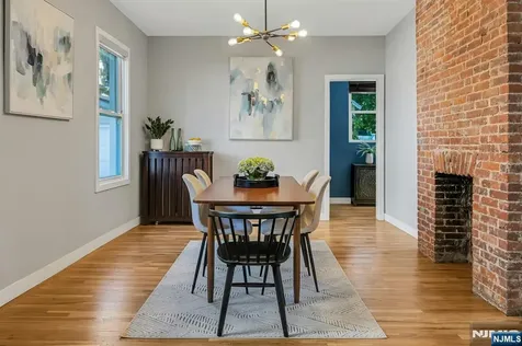18 Gardiner Place Montclair NJ 07042