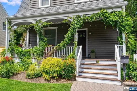 18 Gardiner Place Montclair NJ 07042