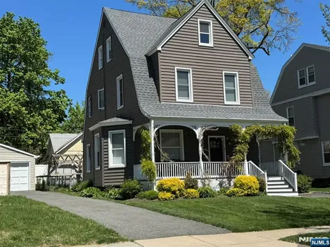 18 Gardiner Place Montclair NJ 07042