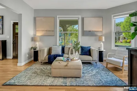 18 Gardiner Place Montclair NJ 07042