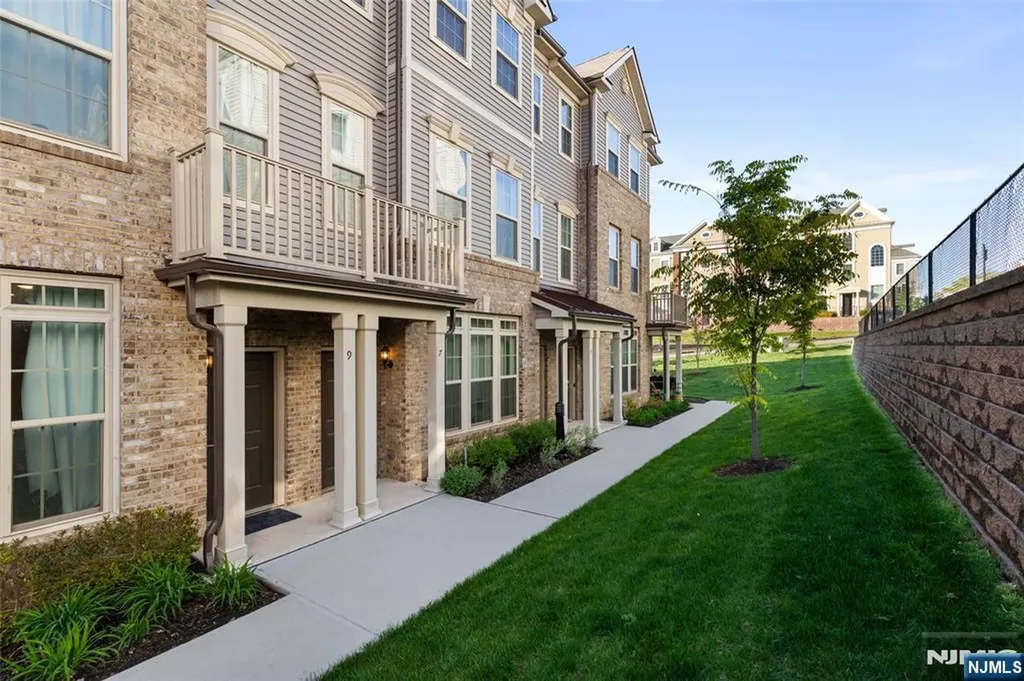 9 Arnold Drive Wood Ridge NJ 07075