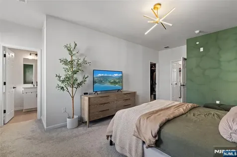 9 Arnold Drive Wood Ridge NJ 07075