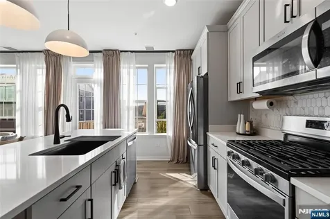 9 Arnold Drive Wood Ridge NJ 07075
