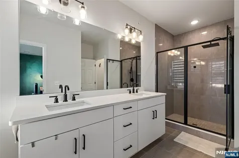 9 Arnold Drive Wood Ridge NJ 07075