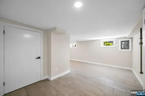 456 Collins Avenue Hasbrouck Heights NJ 07604