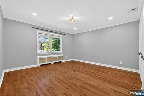 48 Burns Avenue Lodi NJ 07644