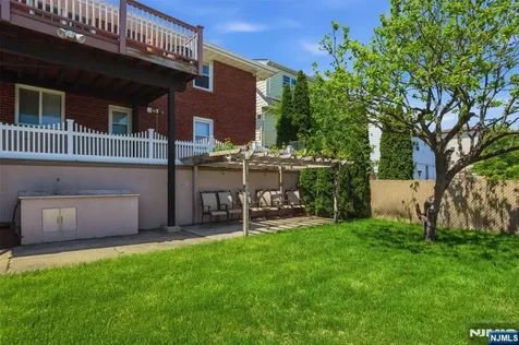 48 Burns Avenue Lodi NJ 07644
