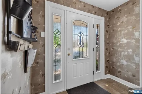 48 Burns Avenue Lodi NJ 07644