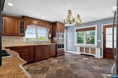 48 Burns Avenue Lodi NJ 07644