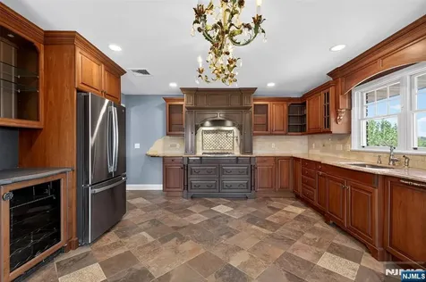 48 Burns Avenue Lodi NJ 07644