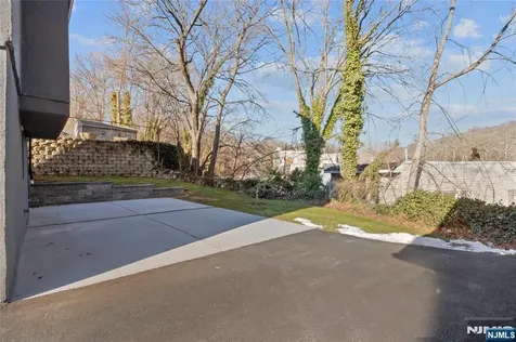 16 Old Short Hills Road Millburn NJ 07041