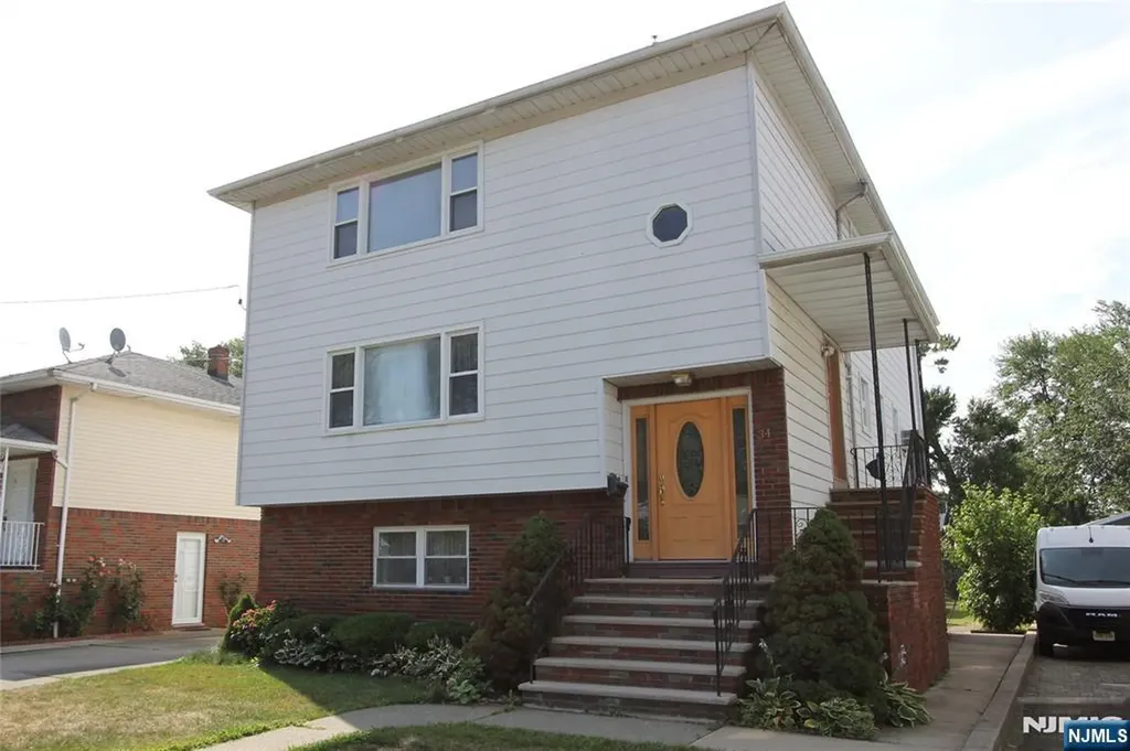 34 North Street Elmwood Park NJ 07407