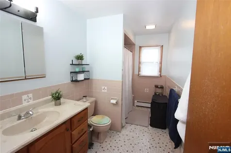 34 North Street Elmwood Park NJ 07407