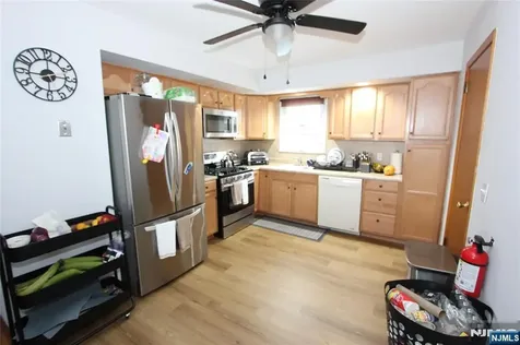 34 North Street Elmwood Park NJ 07407