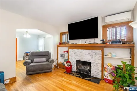 1265 Longfellow Avenue Teaneck NJ 07666