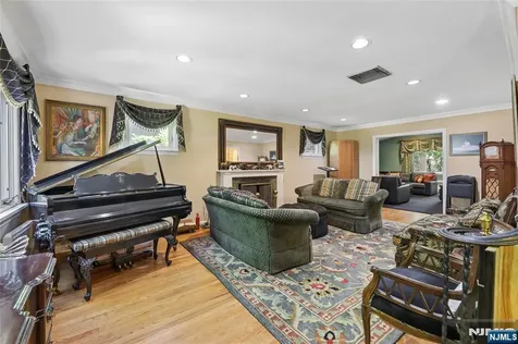 604 Rutland Avenue Teaneck NJ 07666
