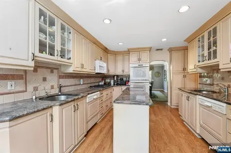 604 Rutland Avenue Teaneck NJ 07666