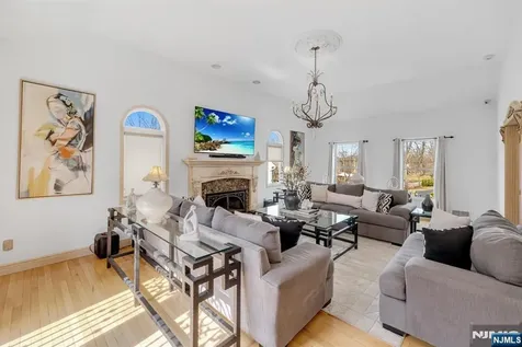 4 Michele Court Wayne NJ 07470