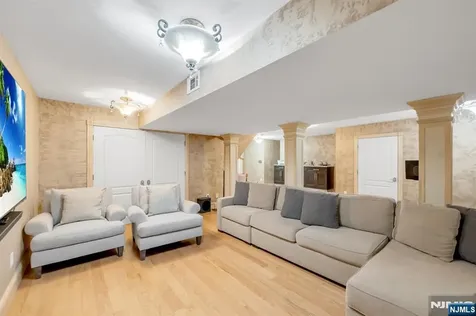 4 Michele Court Wayne NJ 07470