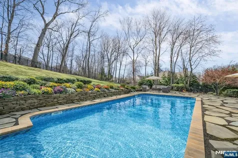 4 Michele Court Wayne NJ 07470