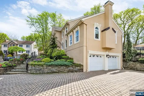 4 Michele Court Wayne NJ 07470