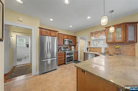 287 Madison Avenue New Milford NJ 07646