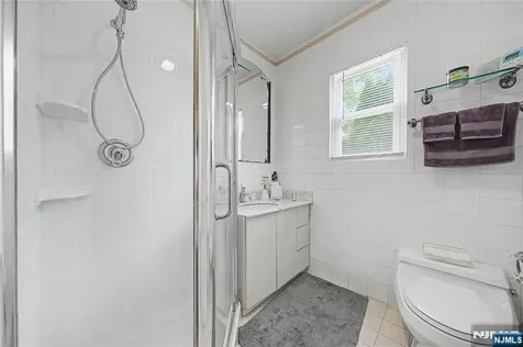 287 Madison Avenue New Milford NJ 07646