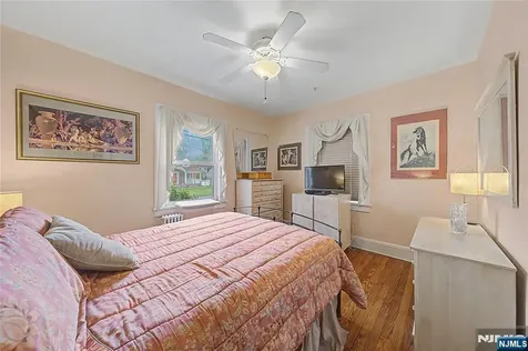 287 Madison Avenue New Milford NJ 07646