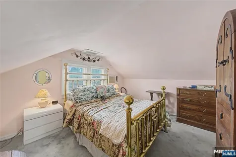 287 Madison Avenue New Milford NJ 07646