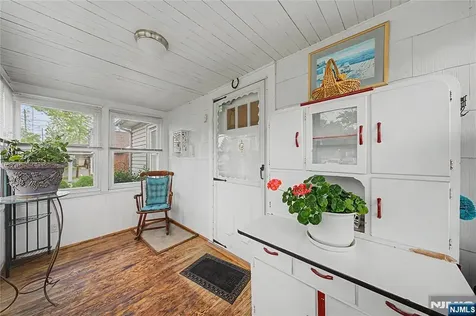 287 Madison Avenue New Milford NJ 07646