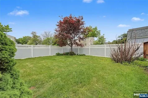 287 Madison Avenue New Milford NJ 07646
