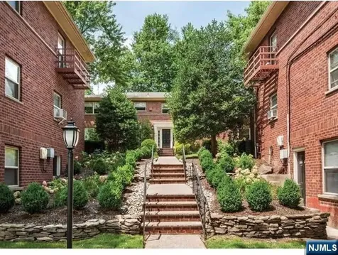 280-320 Oak Street Ridgewood NJ 07450