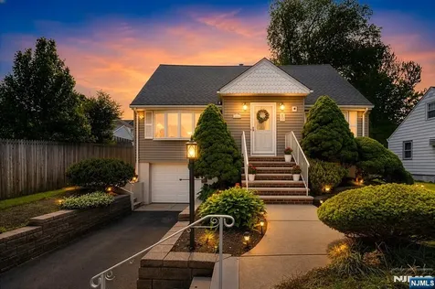 287 Jackson Avenue Rutherford NJ 07070