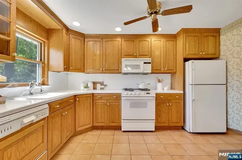287 Jackson Avenue Rutherford NJ 07070