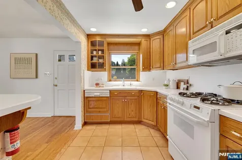287 Jackson Avenue Rutherford NJ 07070