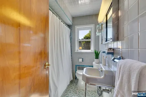 287 Jackson Avenue Rutherford NJ 07070