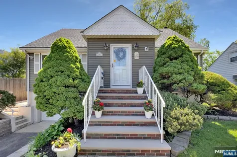 287 Jackson Avenue Rutherford NJ 07070