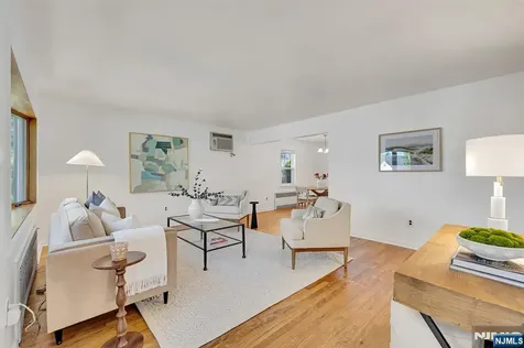 287 Jackson Avenue Rutherford NJ 07070