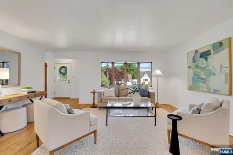 287 Jackson Avenue Rutherford NJ 07070