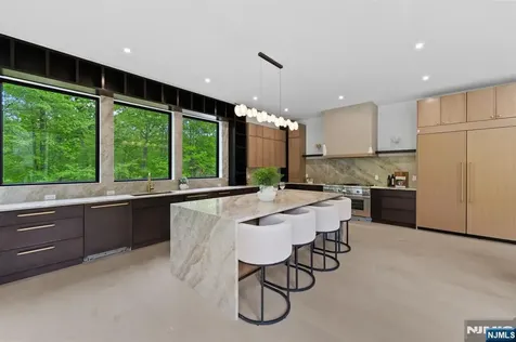 809 Shore Drive Kinnelon Borough NJ 07405
