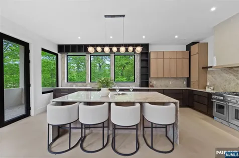 809 Shore Drive Kinnelon Borough NJ 07405