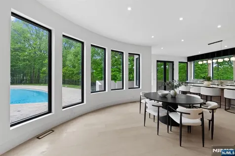 809 Shore Drive Kinnelon Borough NJ 07405