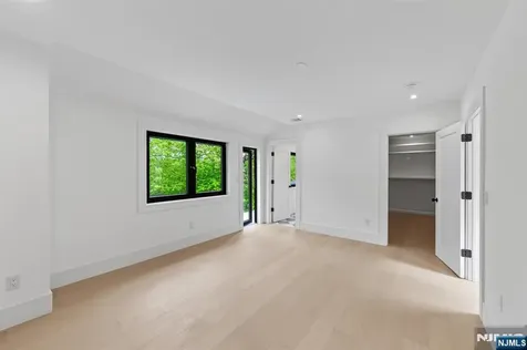 809 Shore Drive Kinnelon Borough NJ 07405