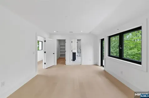 809 Shore Drive Kinnelon Borough NJ 07405