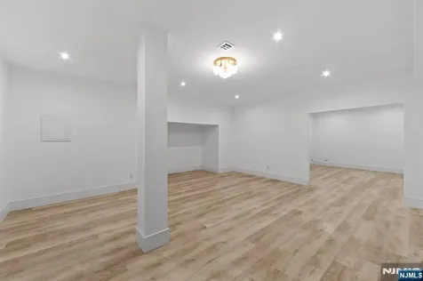 809 Shore Drive Kinnelon Borough NJ 07405