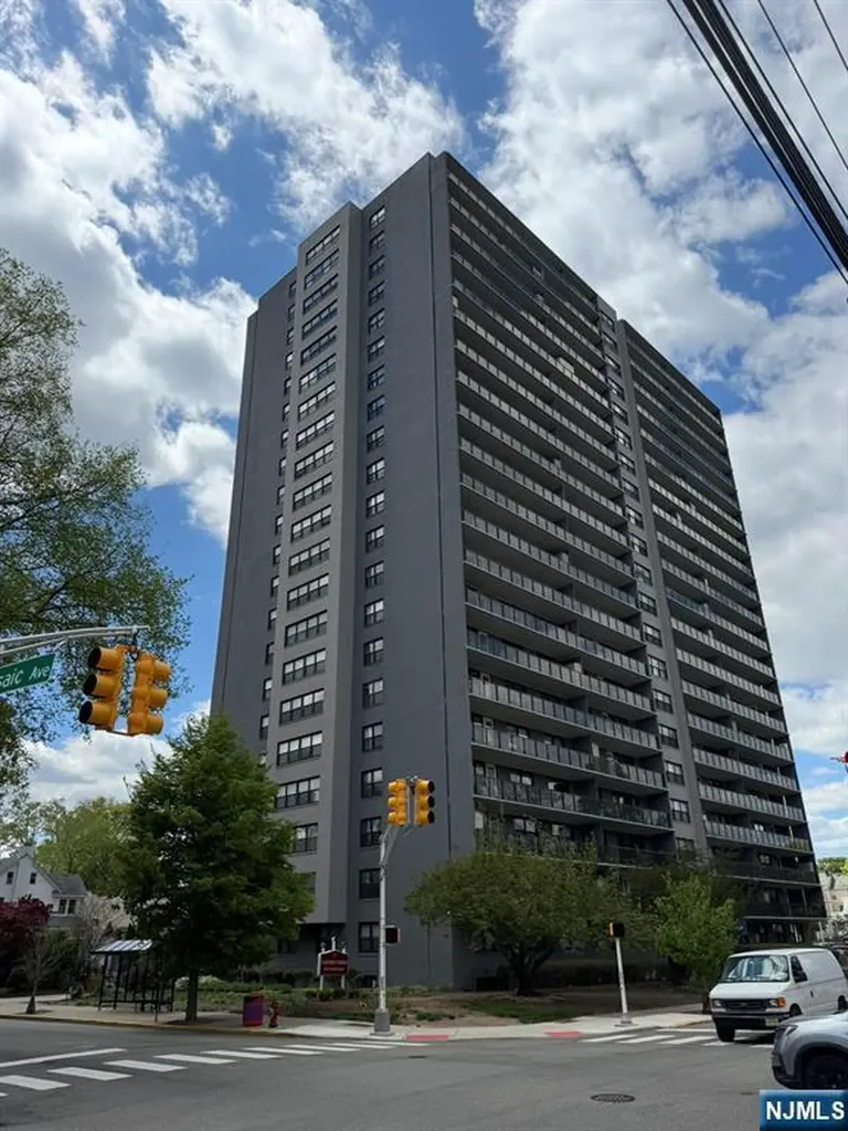 285 Aycrigg Avenue Passaic NJ 07055