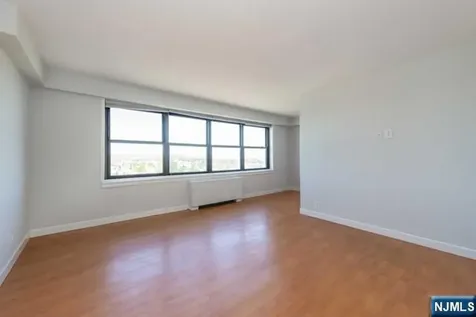 285 Aycrigg Avenue Passaic NJ 07055