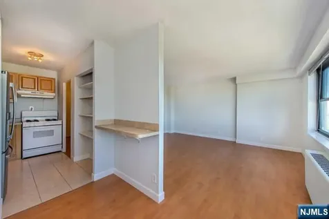 285 Aycrigg Avenue Passaic NJ 07055