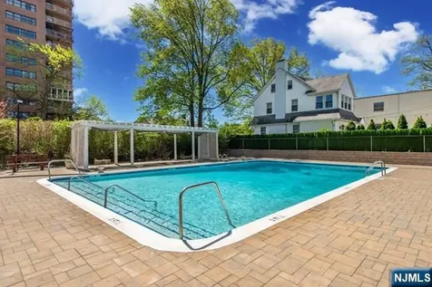 285 Aycrigg Avenue Passaic NJ 07055